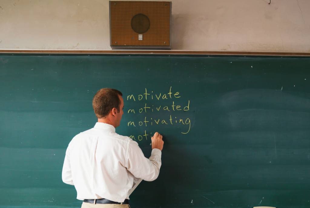 studentiem strādāt